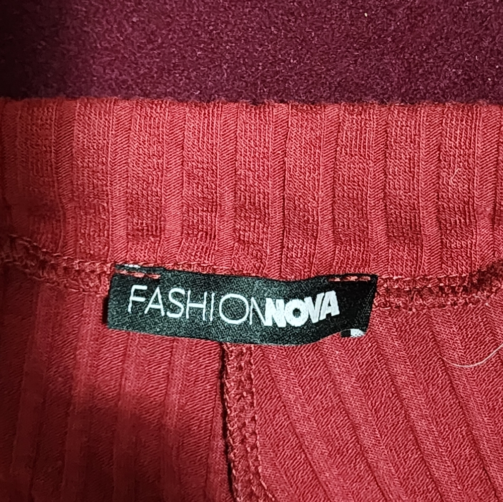 Fashion Nova tights / leggings - Picture 3 of 3